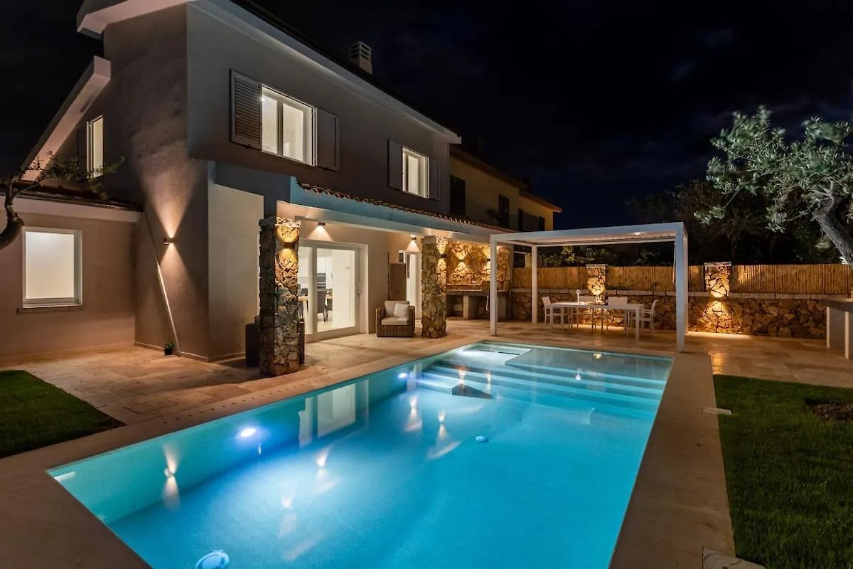 Villa Adalgisa - Luxury Private Pool And Garden Su Loi 0*,